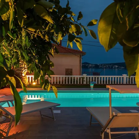 Ana Ii Aparthotel *